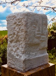 MYTHOS, 2020-2021, italienischer Marmor (Ordinario) Höhe 29 cm