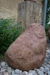 MARA, Stein 2021, Findling, Höhe 58 cm